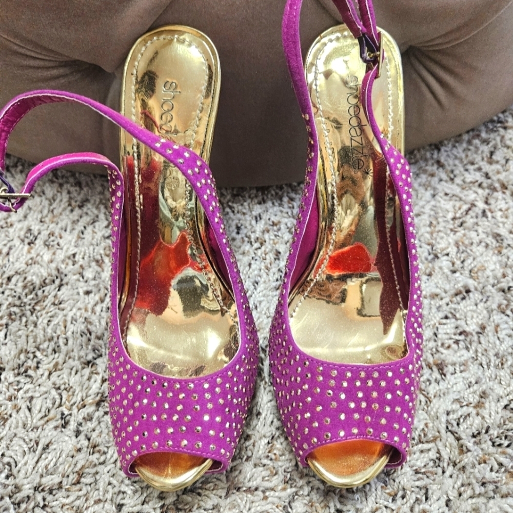 Shoe Dazzle Gold Sparkly Heels